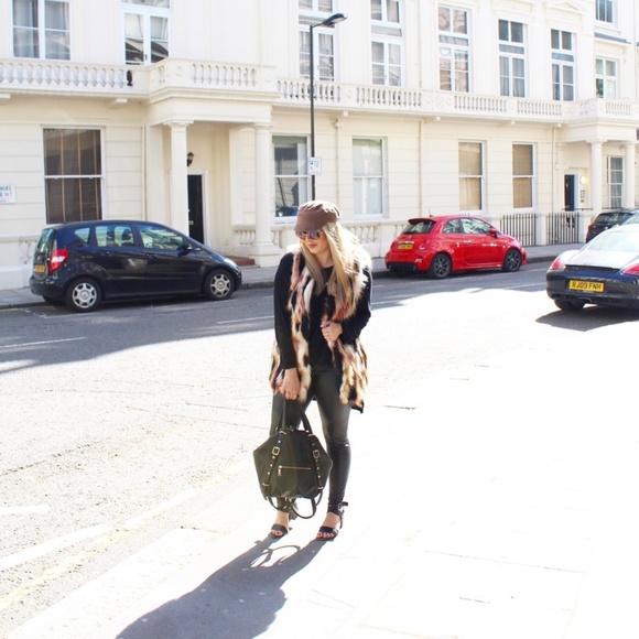 Meet your Posher, Jamie Marie - Picture 4 of 5